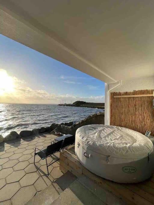 Вилла Relax With Spectacular Views And Hot Tub Kircubbin Экстерьер фото